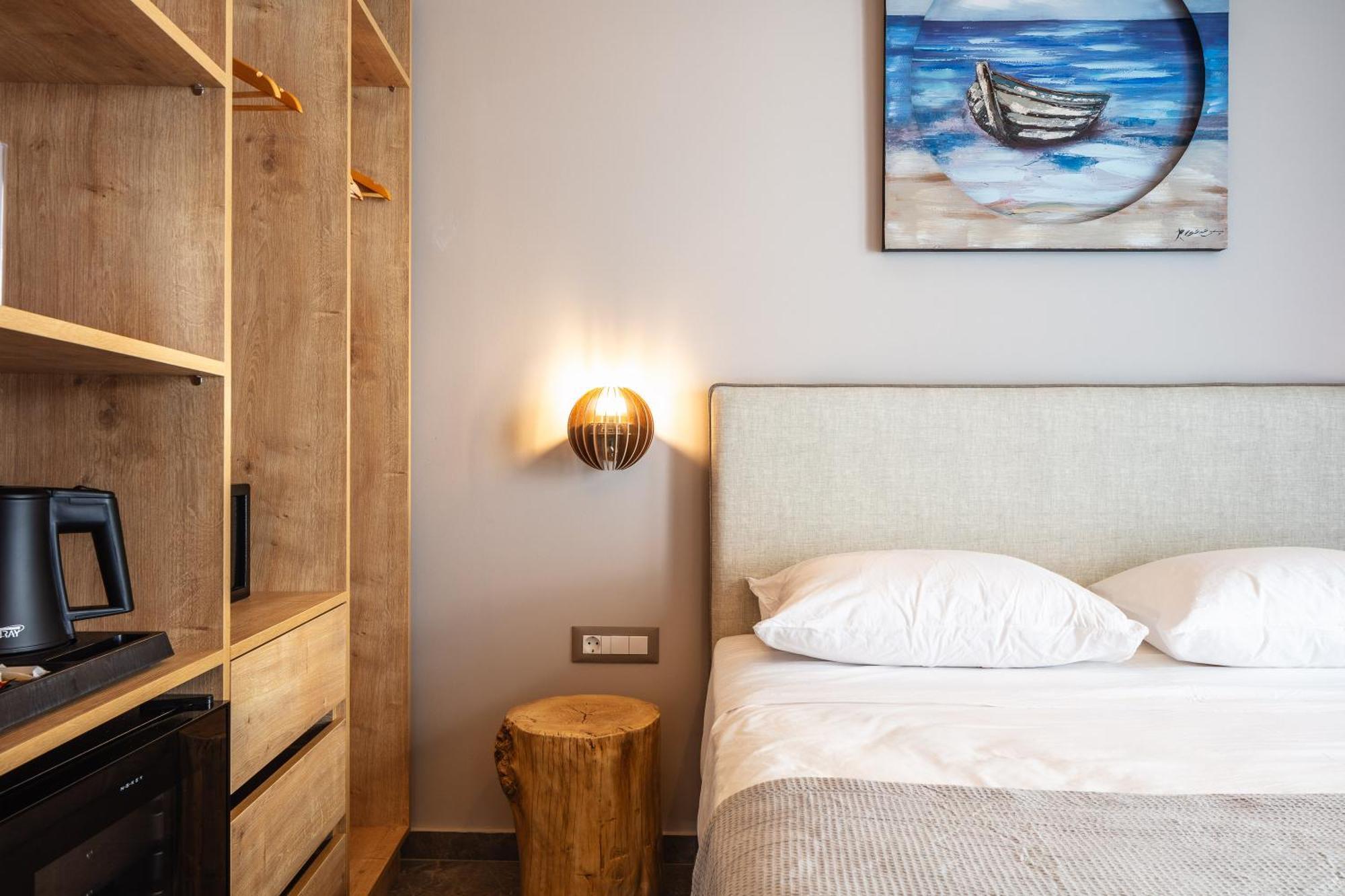 Skipper Beachfront Suites แอร์ซอนิสซอส ภายนอก รูปภาพ